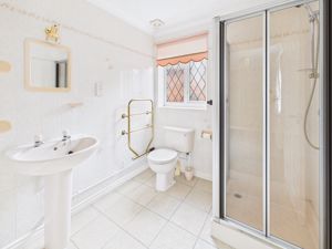 En-suite- click for photo gallery